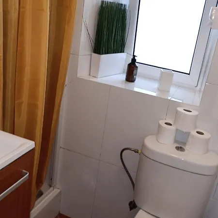 Cosy At Madragoa * ליסבון